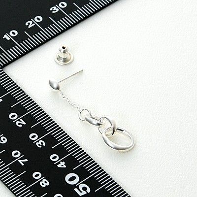 シルバースタッドピアス