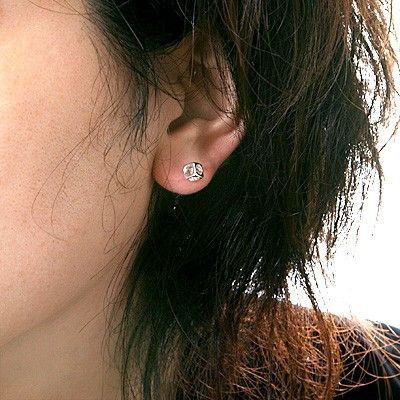 シルバースタッドピアス