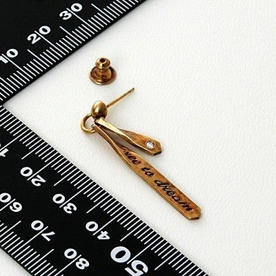 シルバースタッドピアス