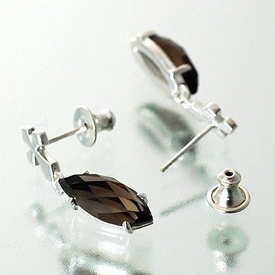 シルバースタッドピアス