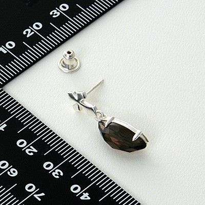 シルバースタッドピアス