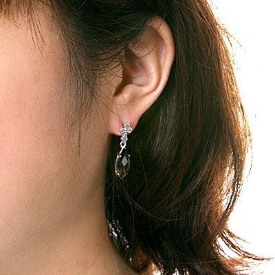 シルバースタッドピアス