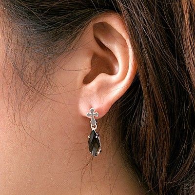 シルバースタッドピアス