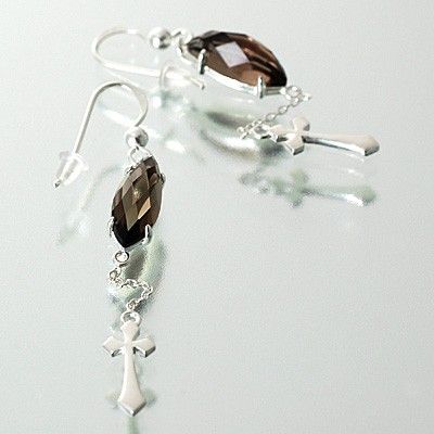 シルバースタッドピアス