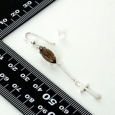 シルバースタッドピアス