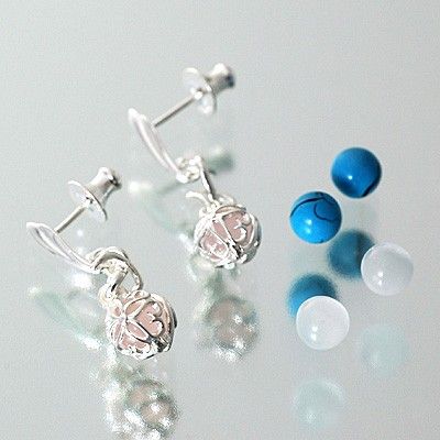 シルバースタッドピアス