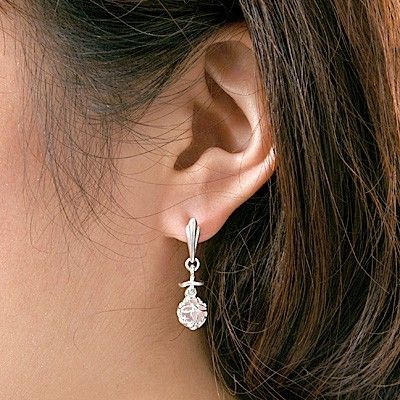 シルバースタッドピアス