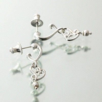 シルバースタッドピアス