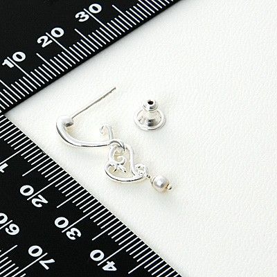 シルバースタッドピアス