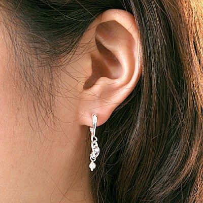 シルバースタッドピアス