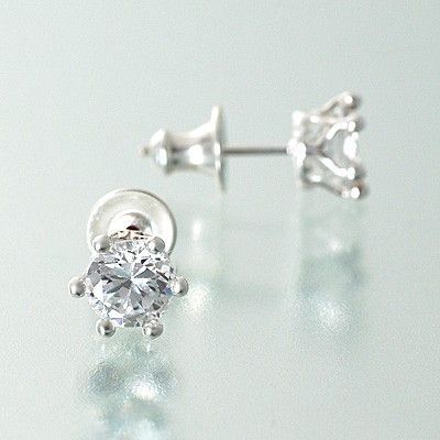 シルバースタッドピアス