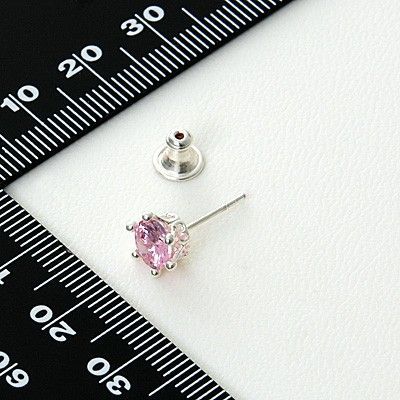 シルバースタッドピアス