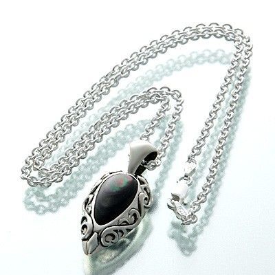 シルバーネックレス