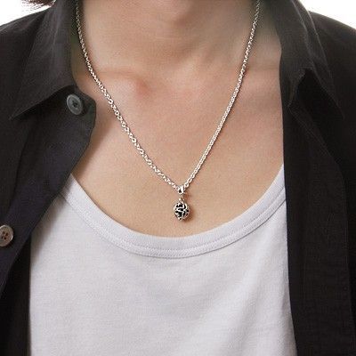 シルバーネックレス