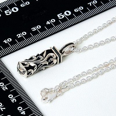 シルバーネックレス