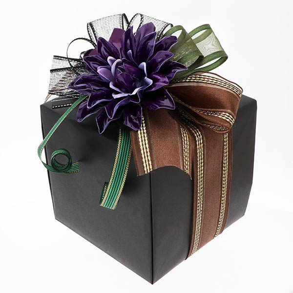ギフトラッピング 包装紙黒 ヴァイオレットフラワー