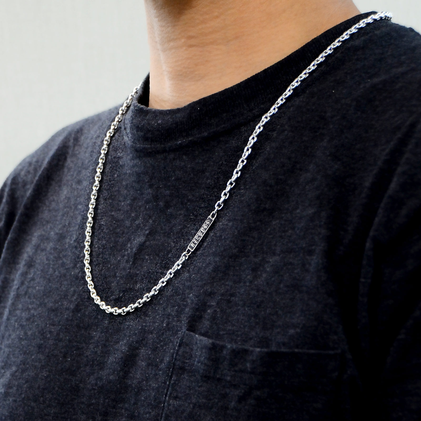 シルバーネックレス