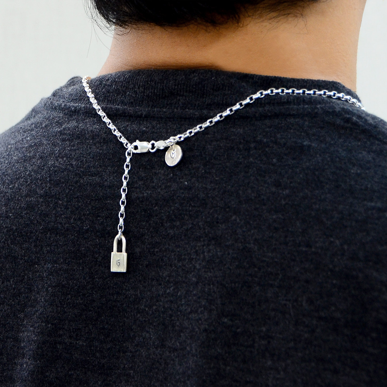 シルバーネックレス