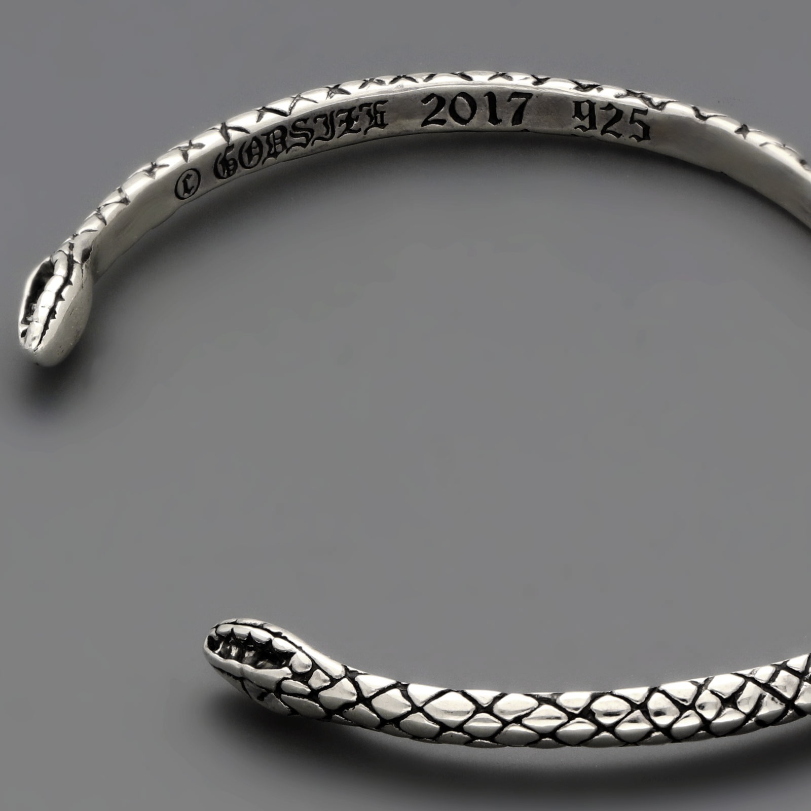 シルバーバングル