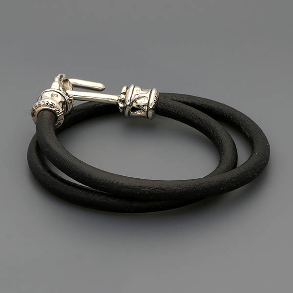 レザーブレスレット
