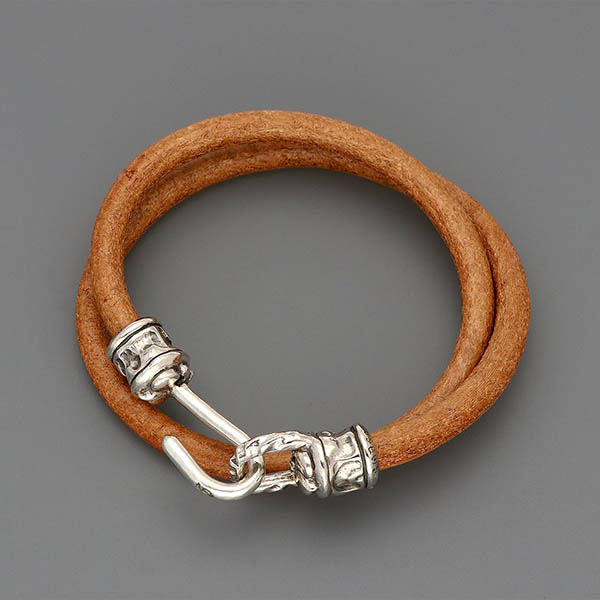 レザーブレスレット