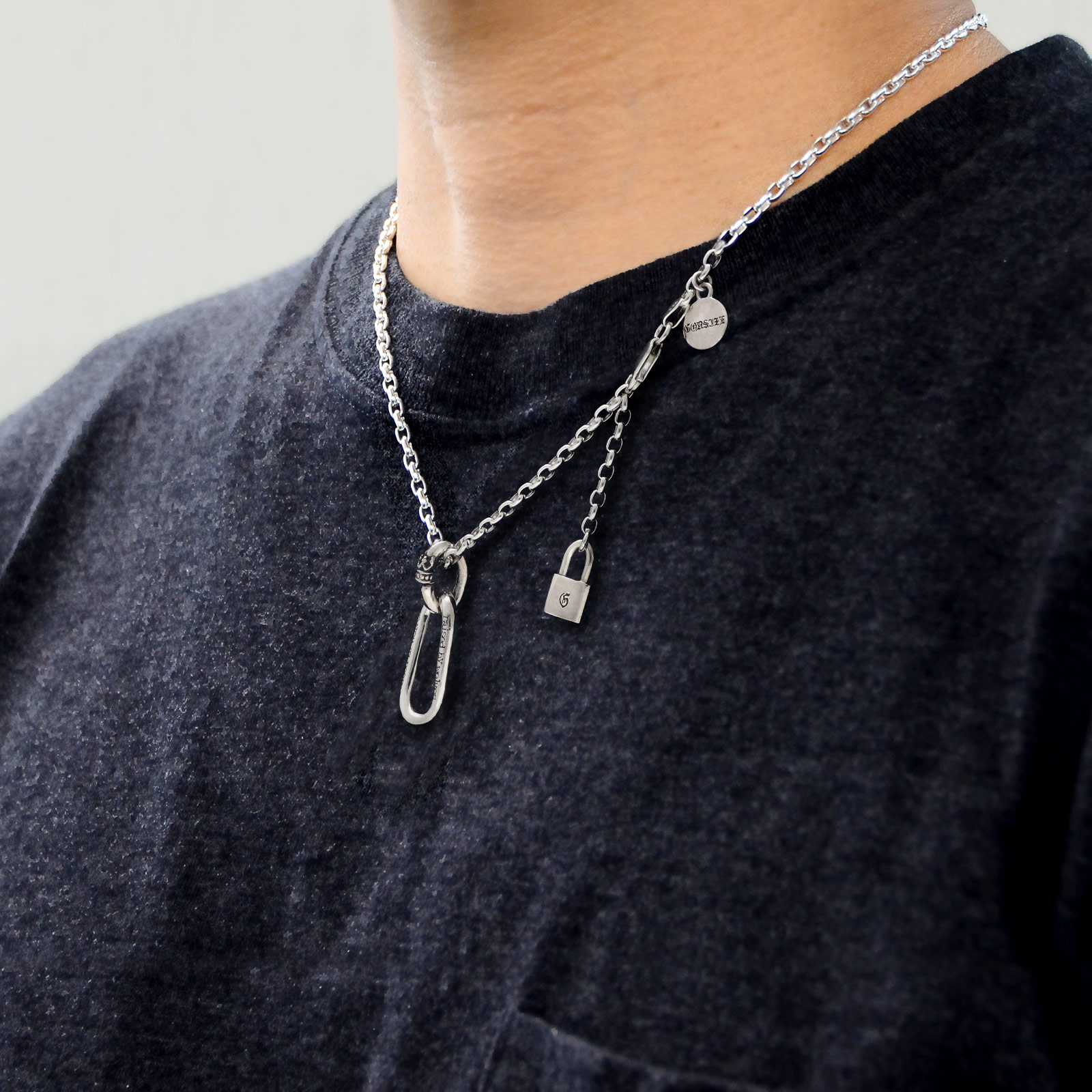 シルバーネックレス