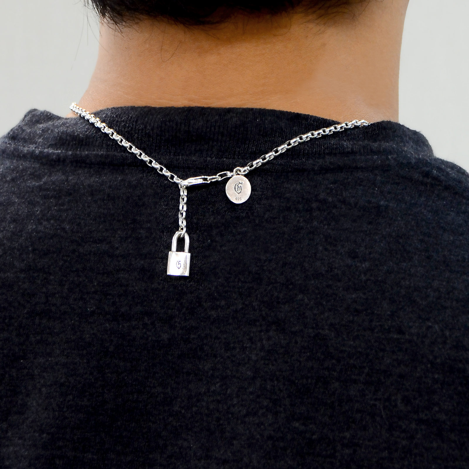 シルバーネックレス