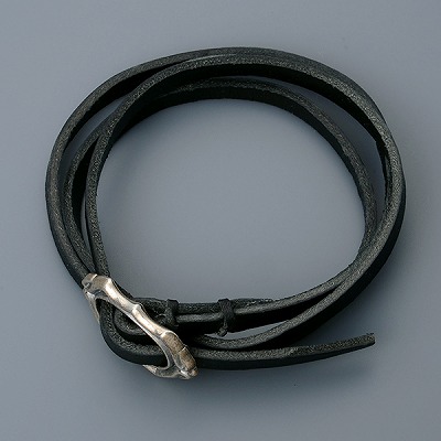 レザーブレスレット