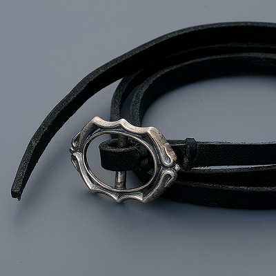 レザーブレスレット