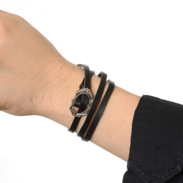 レザーブレスレット