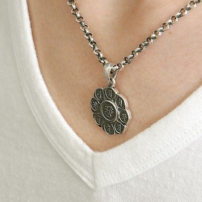 シルバーネックレス