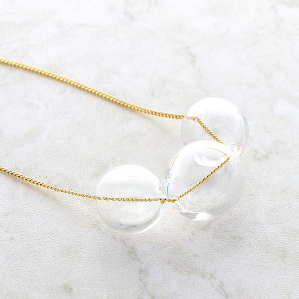 ガラスネックレス