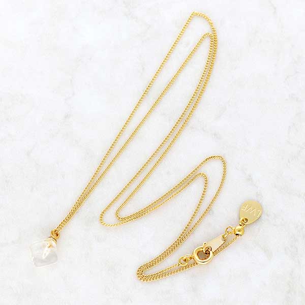 ガラスネックレス