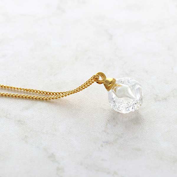 ガラスネックレス