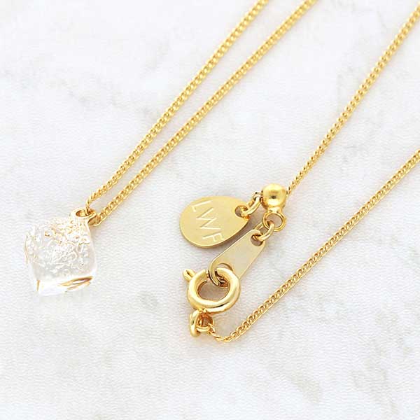 ガラスネックレス