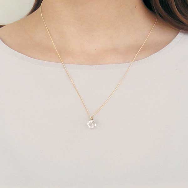 ガラスネックレス