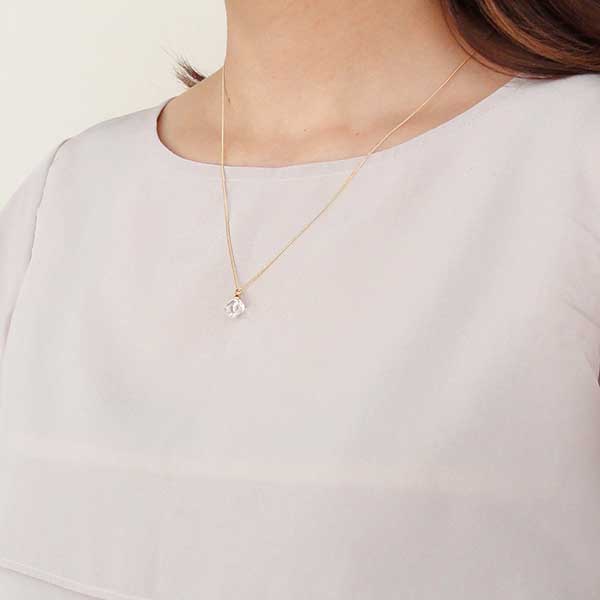 ガラスネックレス