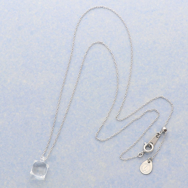 ガラスネックレス