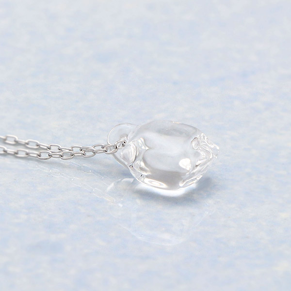 ガラスネックレス