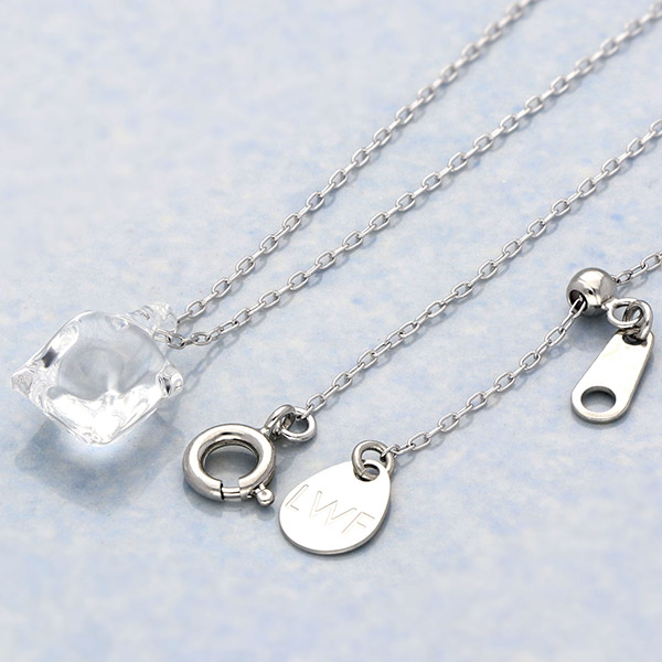 ガラスネックレス