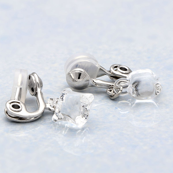 ガラスイヤリング