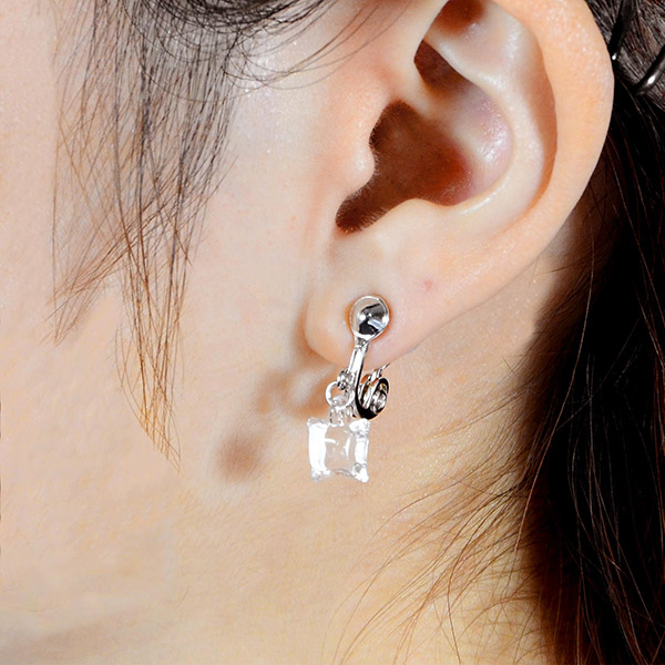 ガラスイヤリング