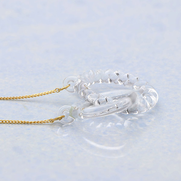 ガラスネックレス