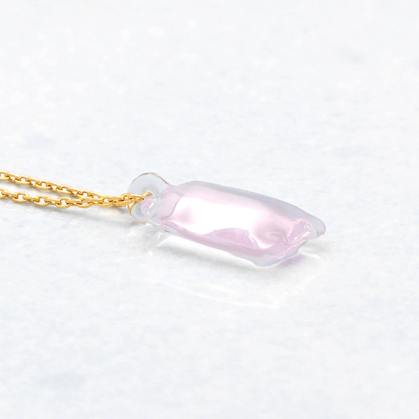 ガラスネックレス