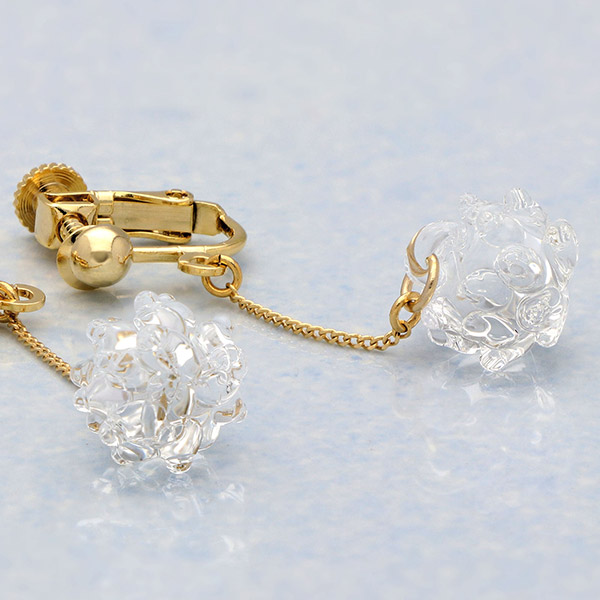 ガラスイヤリング