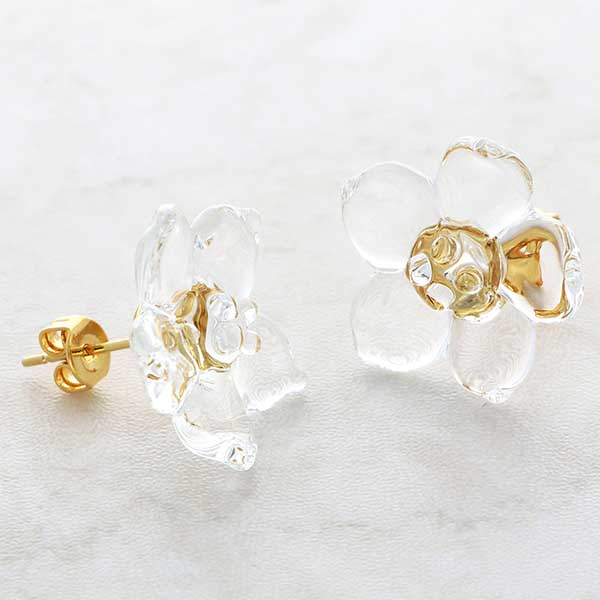 ガラススタッドピアス