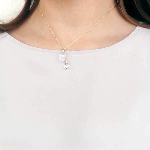 ガラスネックレス