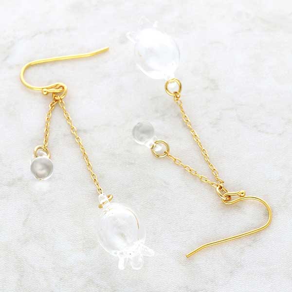 ガラスフックピアス