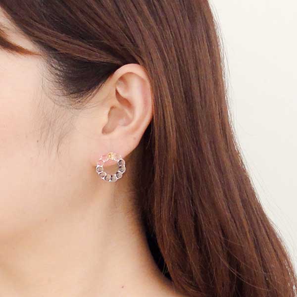 ガラススタッドピアス