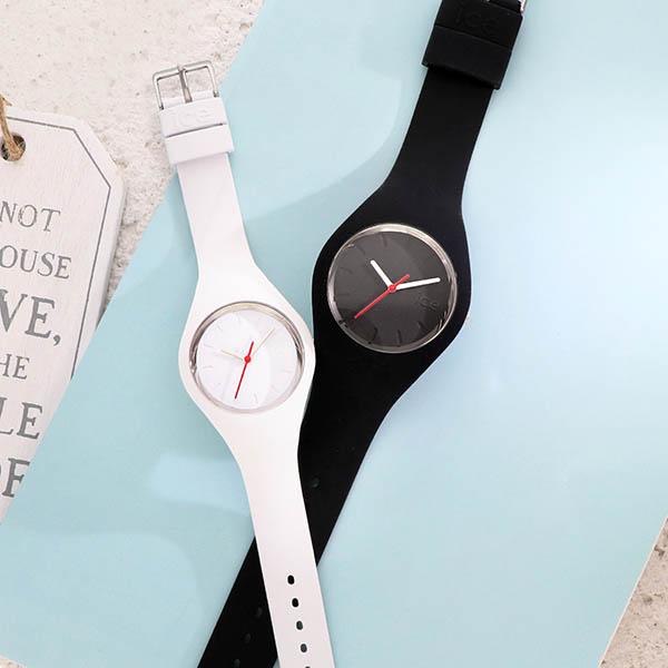 ペアウォッチ 腕時計 限定コラボ　2個セット